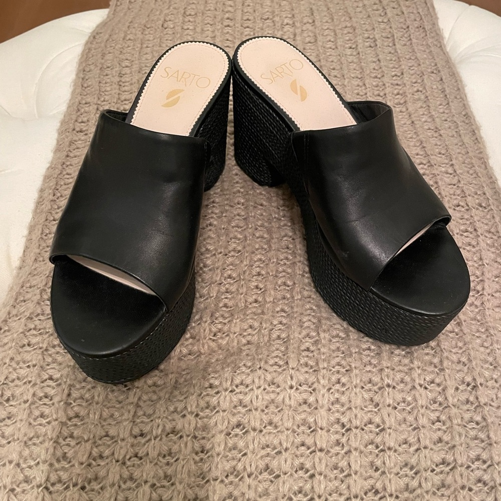Gently Used Franco Sarto Platform sandals-Black - Picture 2 of 5